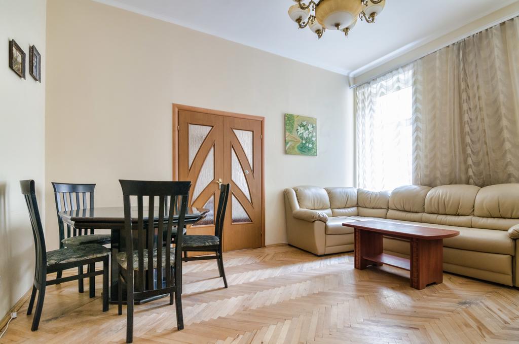 Leogrand Apartments Teodora 3 Lviv Dış mekan fotoğraf
